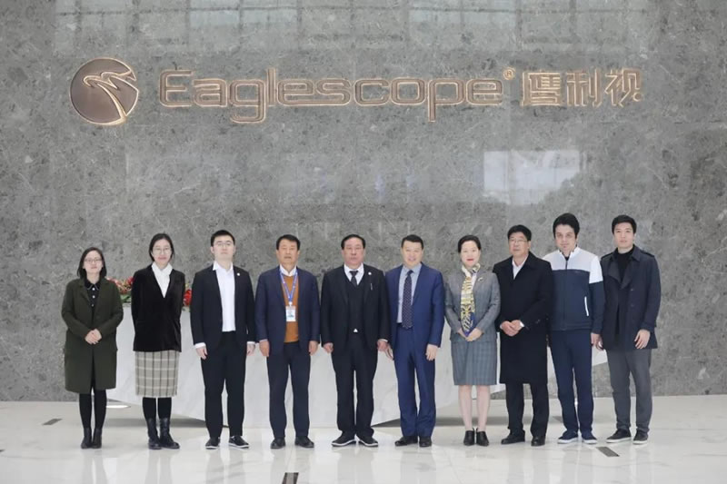 中国非公立医疗机构协会常务会长兼秘书长郝德明莅临鹰利视考察调研